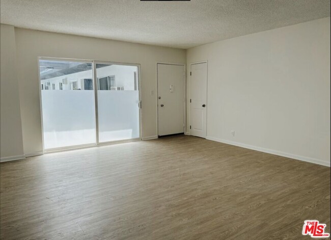 Building Photo - 1261 Laurel Ave