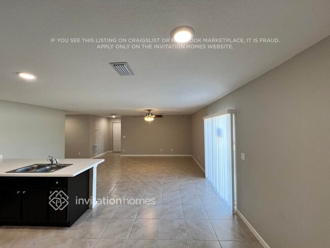 Building Photo - 1013 SW Majorca Ave