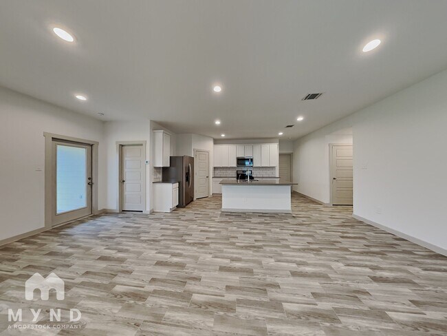 Foto del edificio - 7815 Cattleman Vly Dr