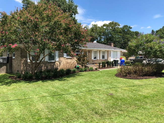 Building Photo - 6 E Wantoot Blvd