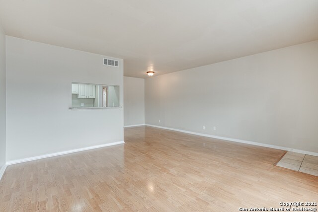 Building Photo - 8401 N New Braunfels Ave