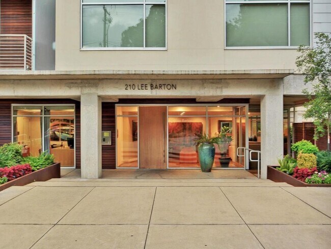 Building Photo - 210 Lee Barton Dr