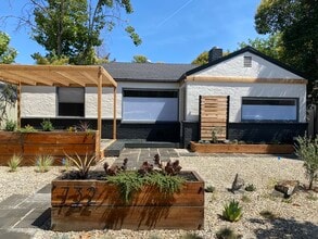 Building Photo - 732 South St