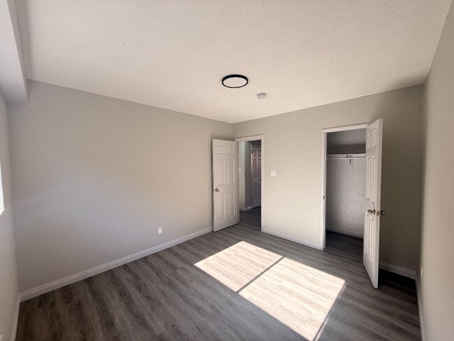 Foto del edificio - 4304 S Hoover St