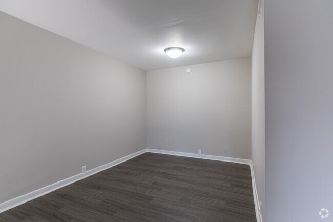 2 BR, 2 BA - Dining Room - Tiffanys at the Galleria