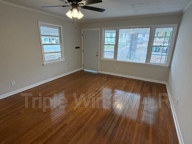 Building Photo - 2204 S Monroe St