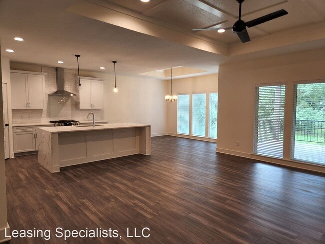 Foto del edificio - 3 br, 2.5 bath House - 6807 W 162nd Ter