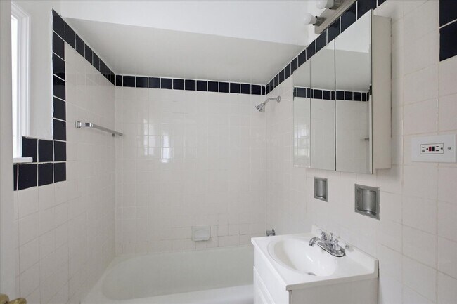 Foto del edificio - 6256 W 64th Pl