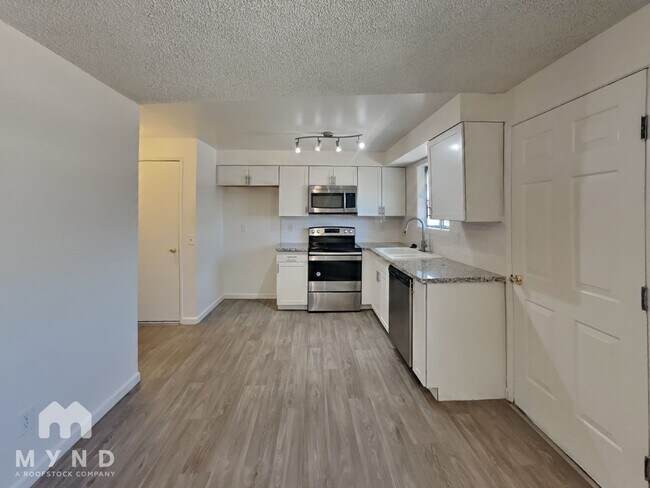Building Photo - 515 Concord Cir