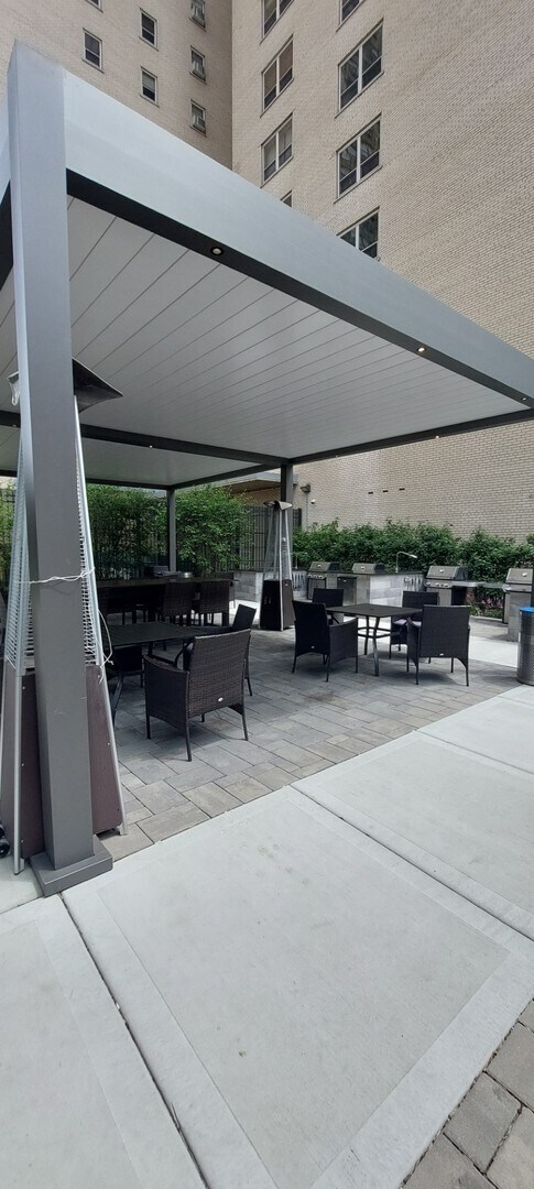 Foto del edificio - 3950 N Lake Shore Dr