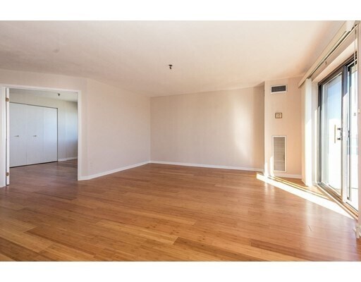 Building Photo - 376 Ocean Ave