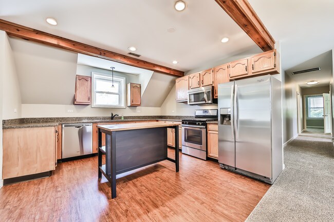 kitchen/DR - 5265 N Lawler Ave