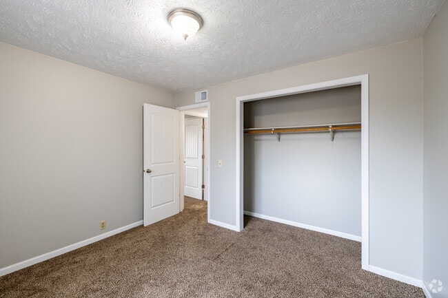 2BD, 1BA - 1,075SF - Bedroom - Oakstone Apartments
