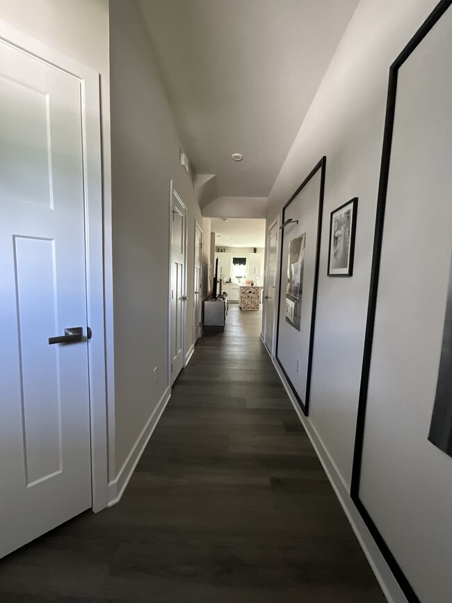 Building Photo - 10941 Genito Sq Dr