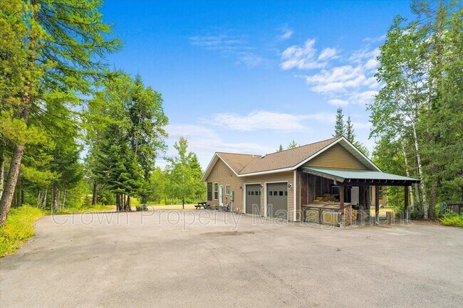 Building Photo - 2530 E Edgewood Dr