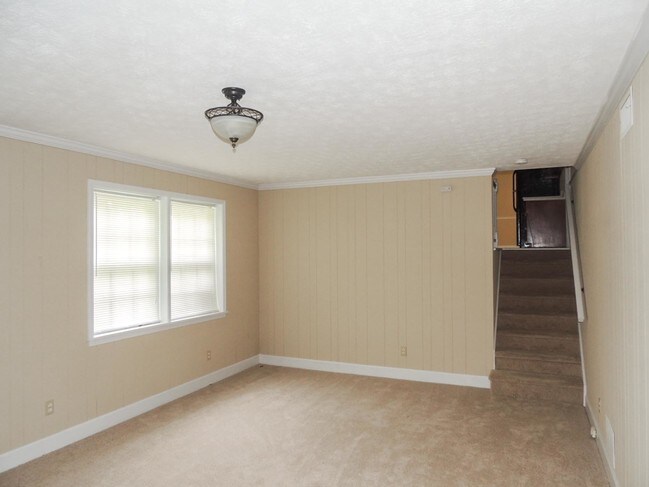 Building Photo - 1431 Tall Pines Dr