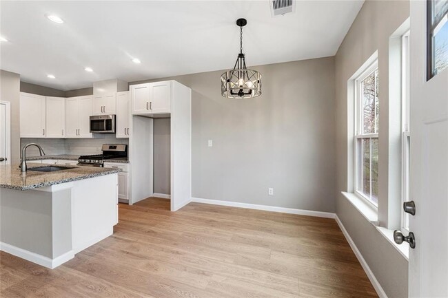 Building Photo - 5221 Groveton St