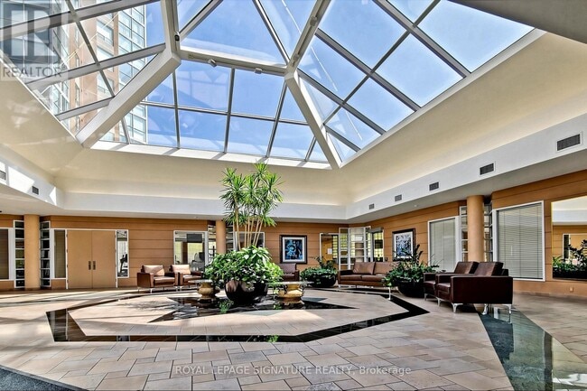 Building Photo - 5 Concorde Pl
