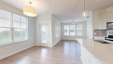 Interior Photo - Essex Luxe Apartments