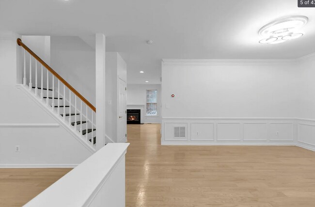 Building Photo - 7 Patriot Hill Dr