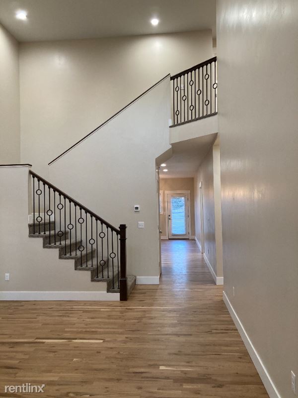 Foto del edificio - 4 br, 3 bath Townhome - 15 S 150 E