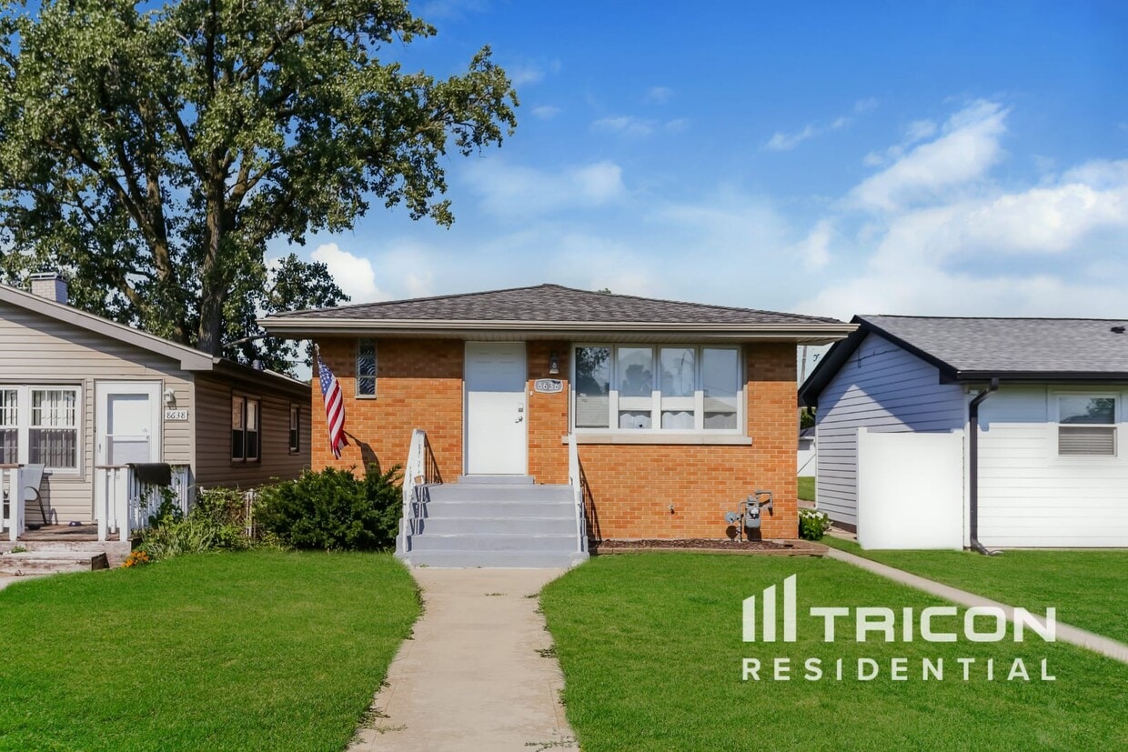 Primary Photo - 8636 Massasoit Ave