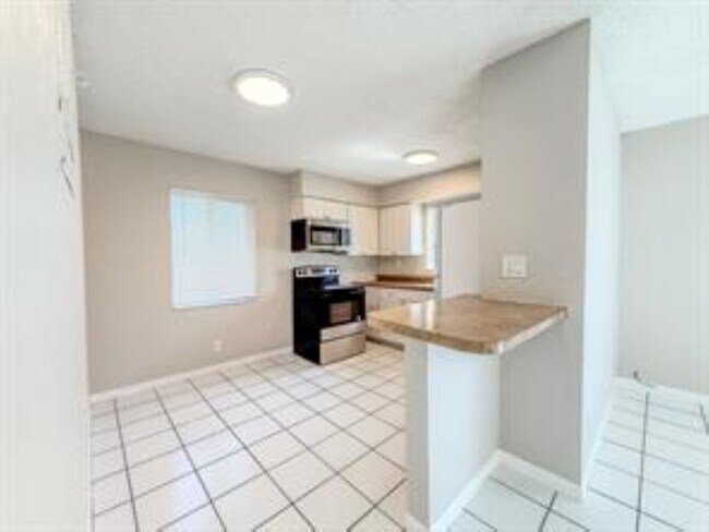 Foto del edificio - 1025 NE 17th Ave