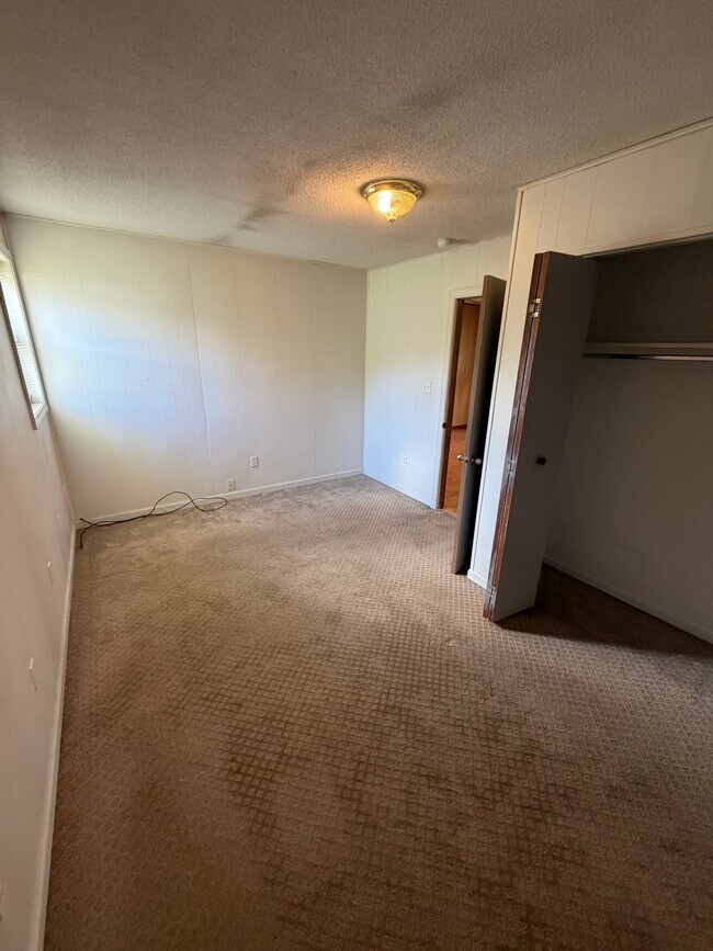 Foto del edificio - 211 E Aaron Square