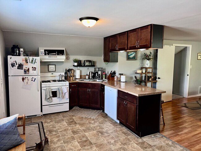 Foto del edificio - 410 Eureka Ave SE