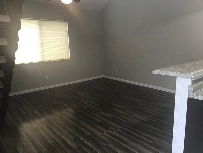 Foto del edificio - 400 Ponderosa Ave