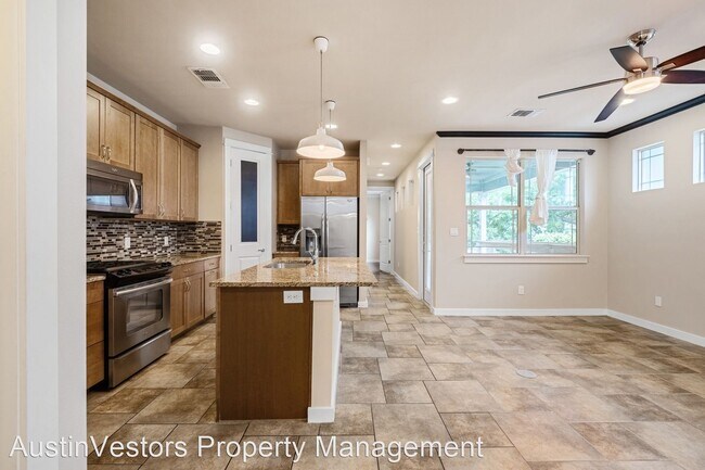 Building Photo - 3 br, 2.5 bath House - 2210-A Schriber St
