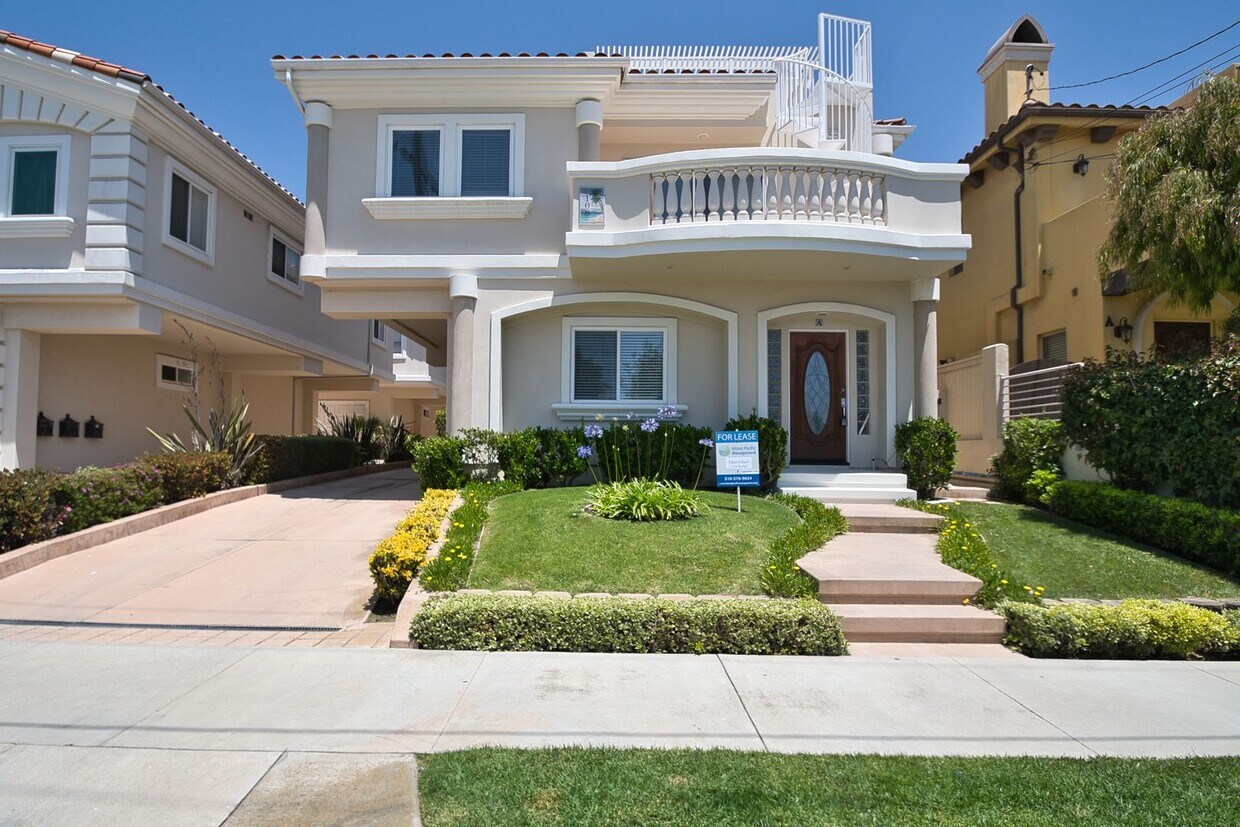 Foto principal - Beautiful Ocean View Townhome with Remodel...