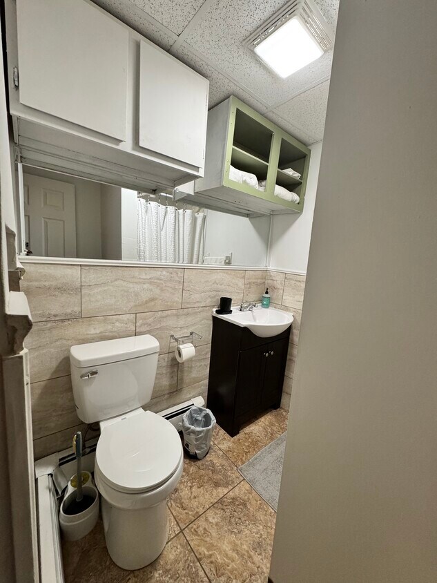 Baño - 677 Pawling Ave