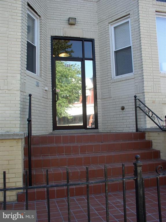 Foto del edificio - 732 Park Rd NW