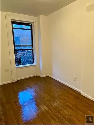 Building Photo - E 31ST ST