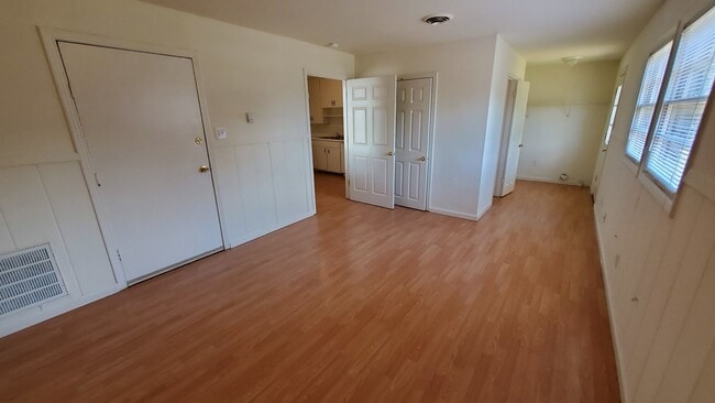 Building Photo - 3-2 in Southlawn!