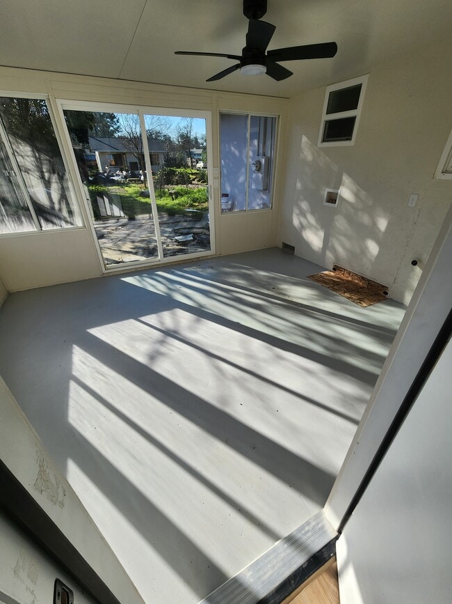 Building Photo - 9500 Pershing Ave