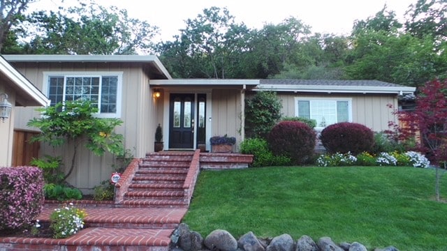 Foto del edificio - 3347 Beechwood Dr