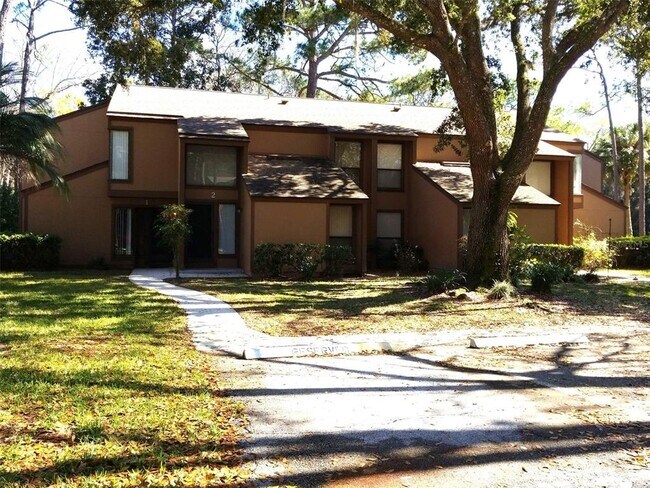 Foto del edificio - 2 PINEHURST Pl