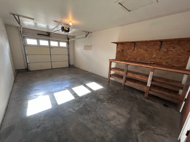 Building Photo - 424 Forest Vale Cir