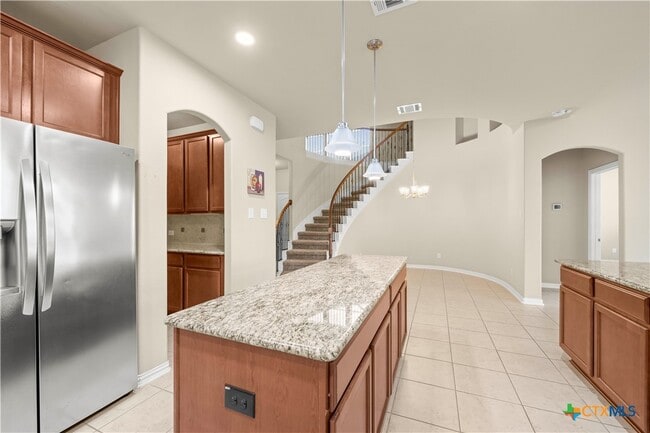 Building Photo - 625 Palmilla St