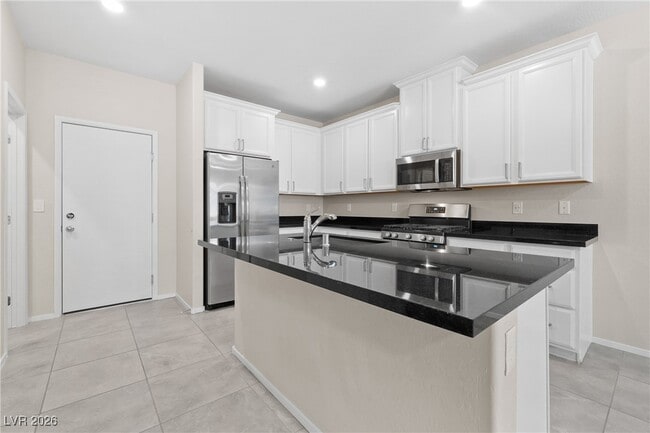 Foto del edificio - 6243 Milford Sound St