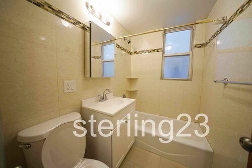 Building Photo - 3040 49th St