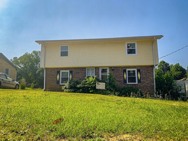 Building Photo - 507 Earl St