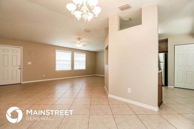 Foto del edificio - 721 NW Douglas Cir