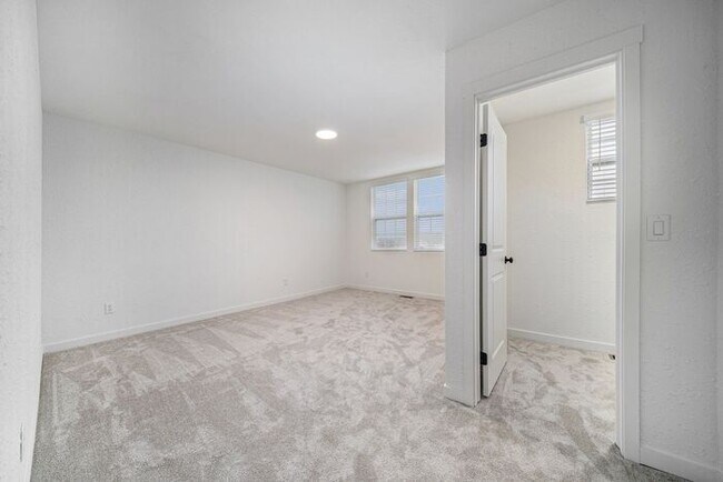 Foto del edificio - 109 Iris Ct