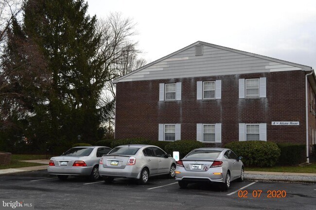 Building Photo - 224 Pennell Rd