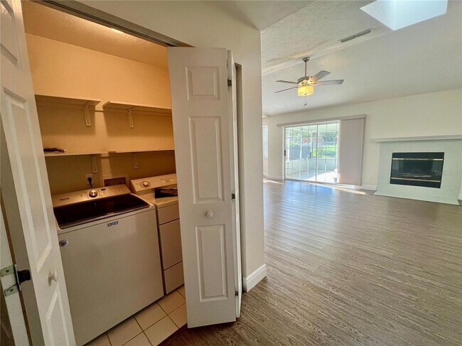Foto del edificio - 3696 SE 47th St