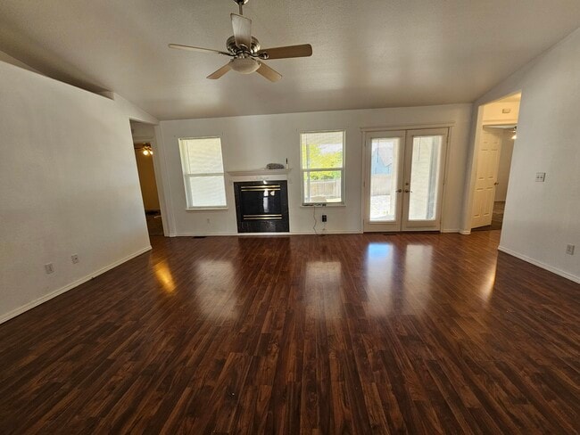 Foto del edificio - 1420 Chelsey Cir
