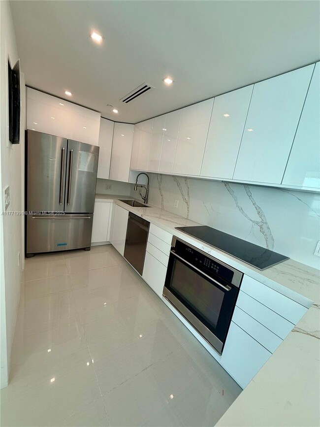 Building Photo - 800 Claughton Island Dr